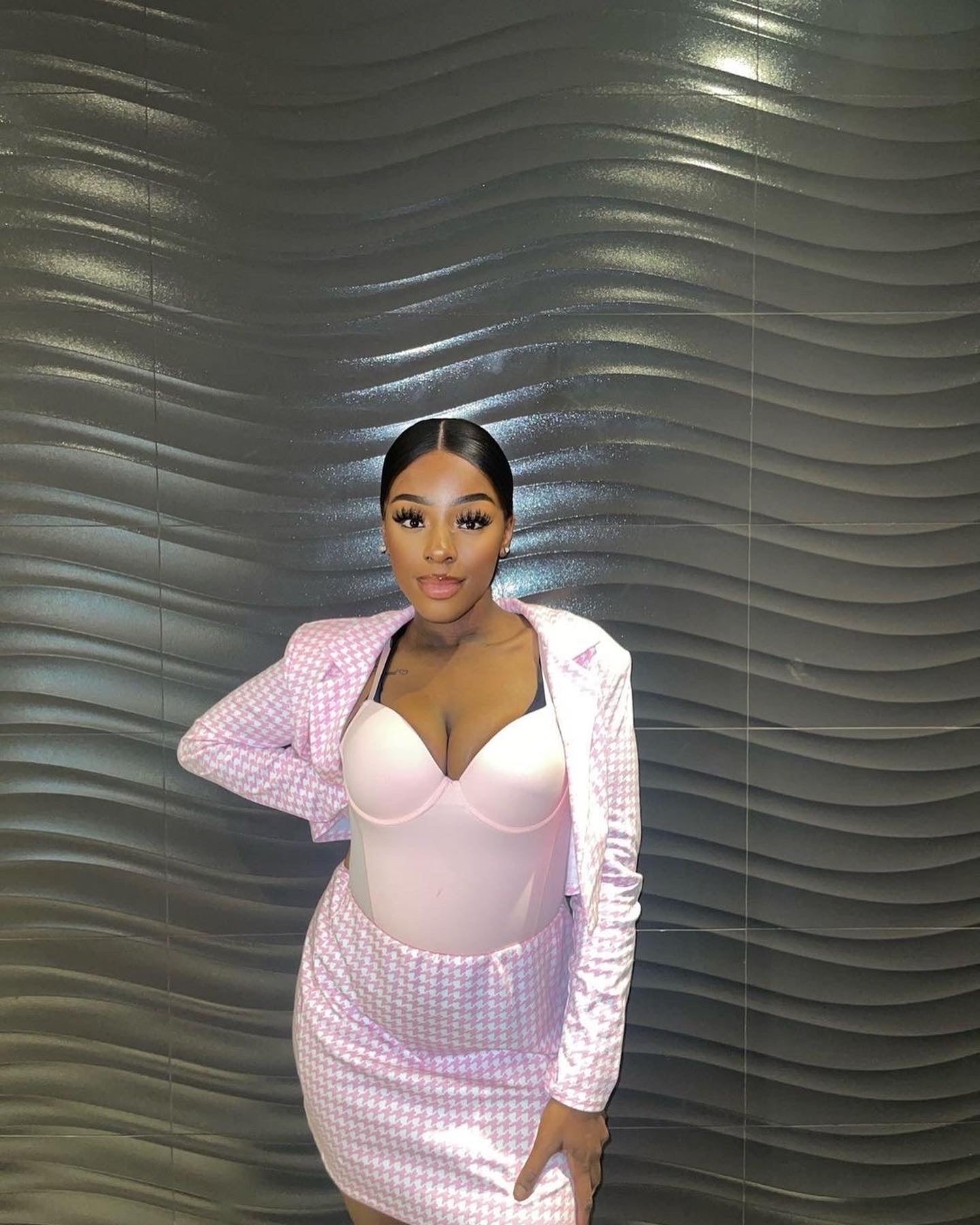 Push up body Pink * PRE ORDER*